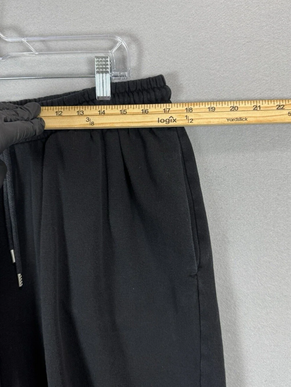 H&M Men’s XXL Black Regular Fit Sweat Shorts Cotton Blend Drawstring Pockets